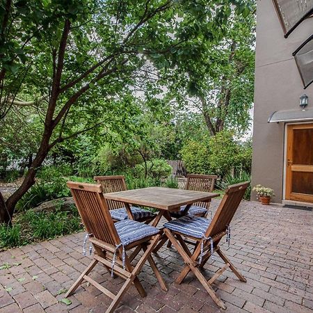 Wild Olive Executive Suite Joanesburgo Exterior foto