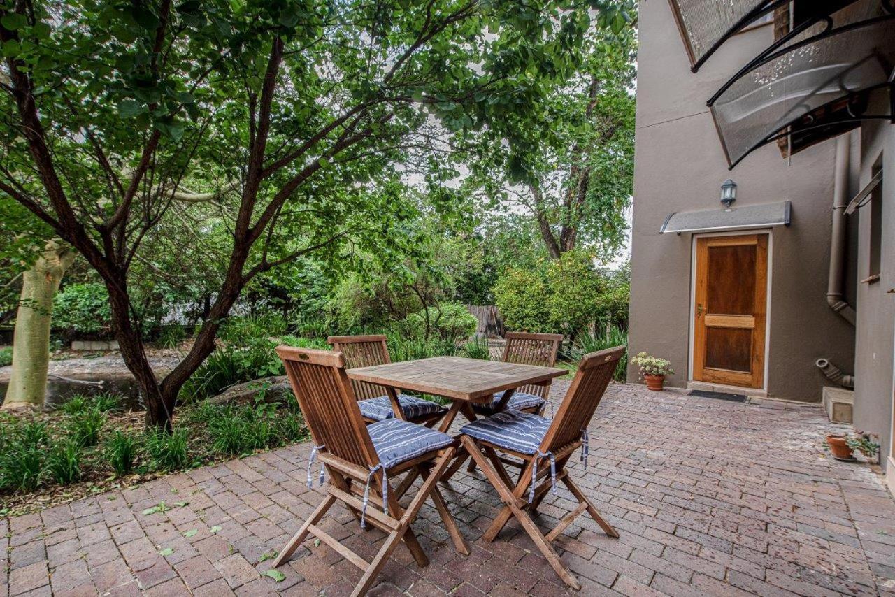 Wild Olive Executive Suite Joanesburgo Exterior foto